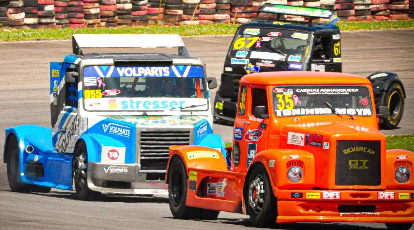 formula-truck-scania-111-scania-113-fuscao-na-curva.jpg